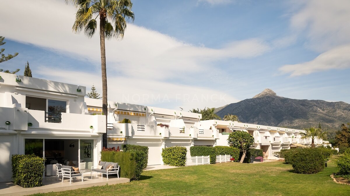 Algarrobos 53 - A fully renovated townhouse in Nueva Andalucía.
