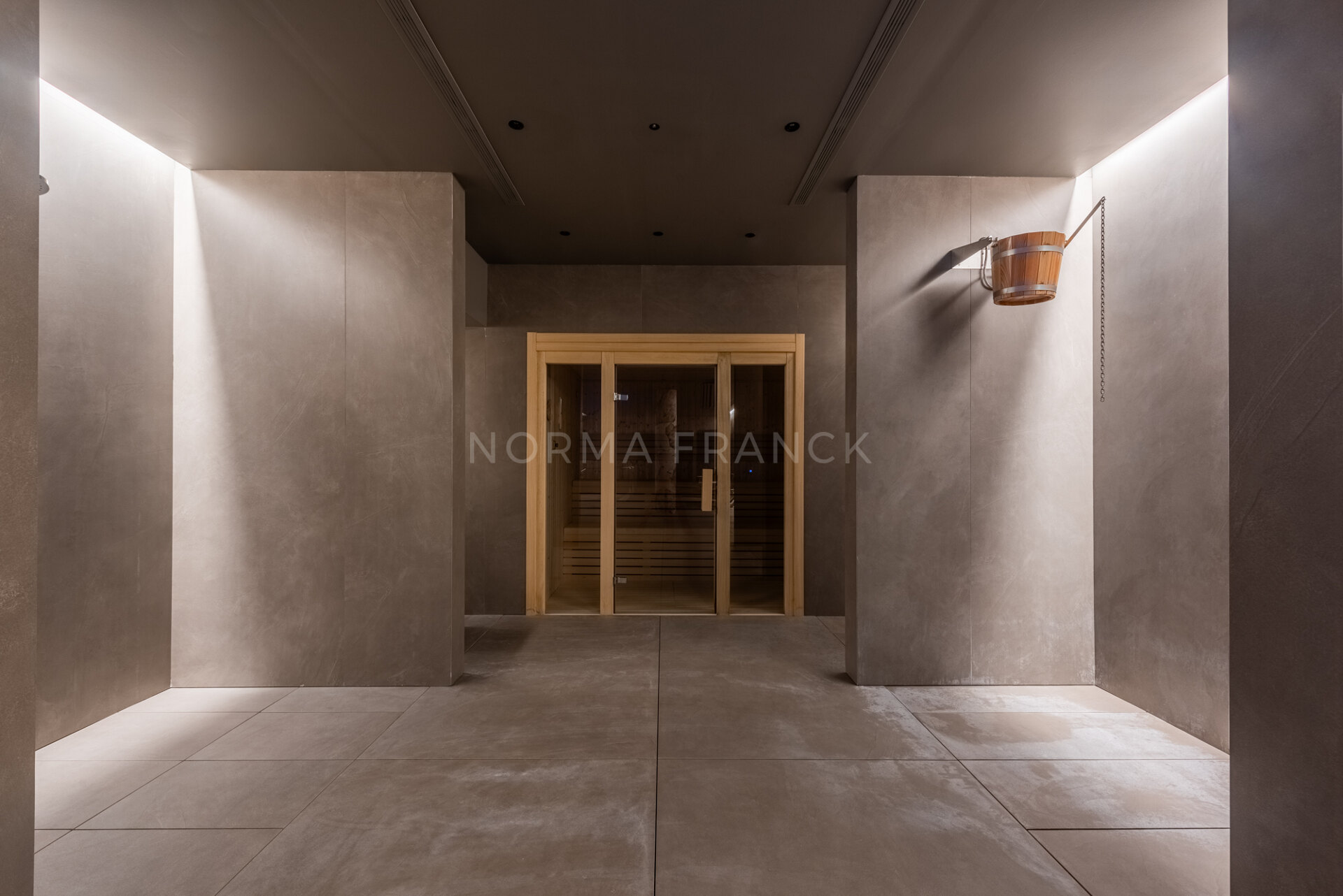 Benalús - Modern triplex apartment beachside