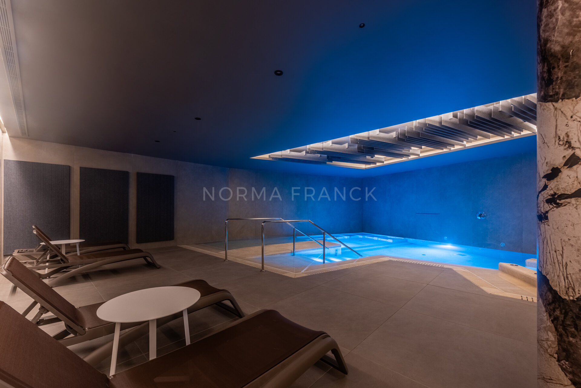 Benalús - Modern triplex apartment beachside