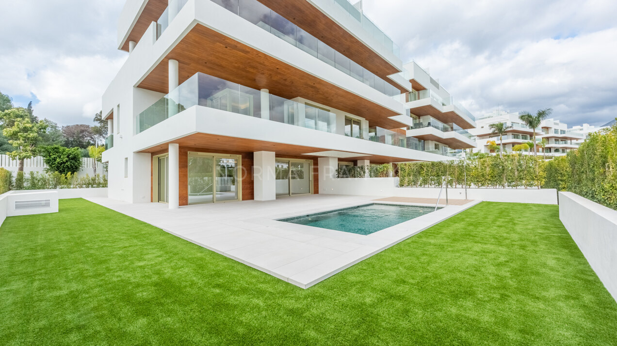 Benalús - Modern triplex apartment beachside