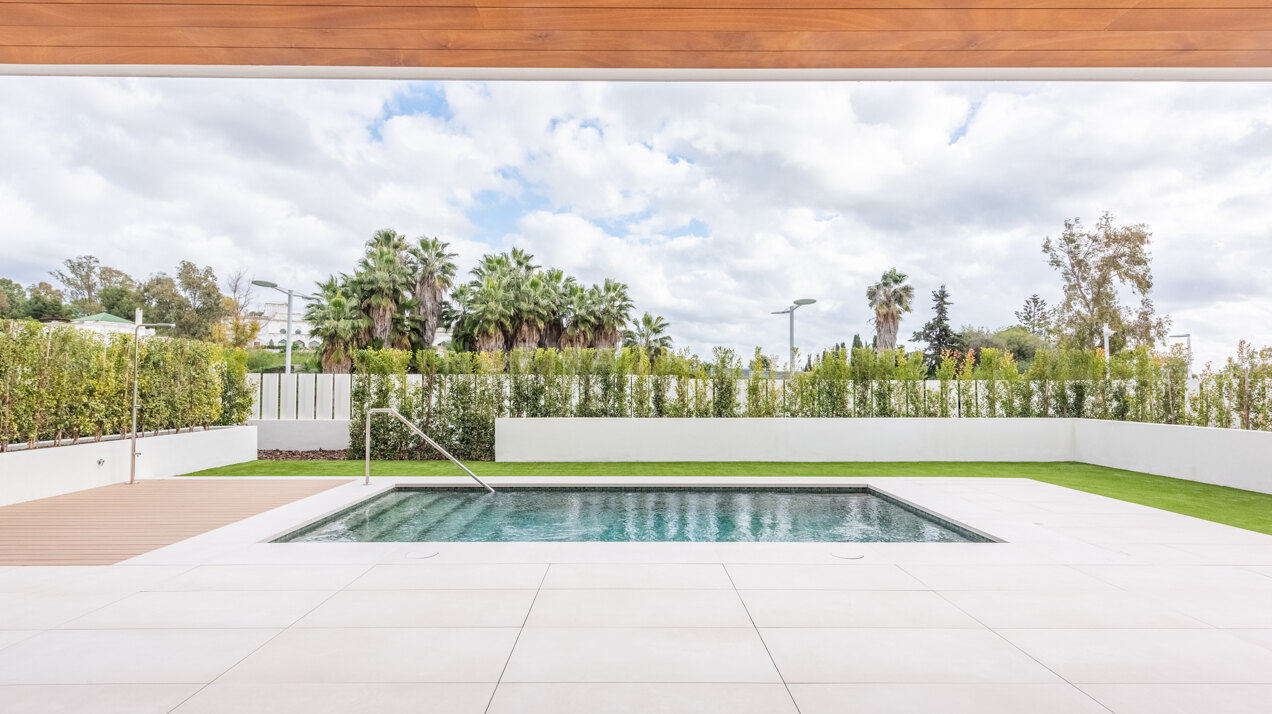 Benalús - Modern triplex apartment beachside
