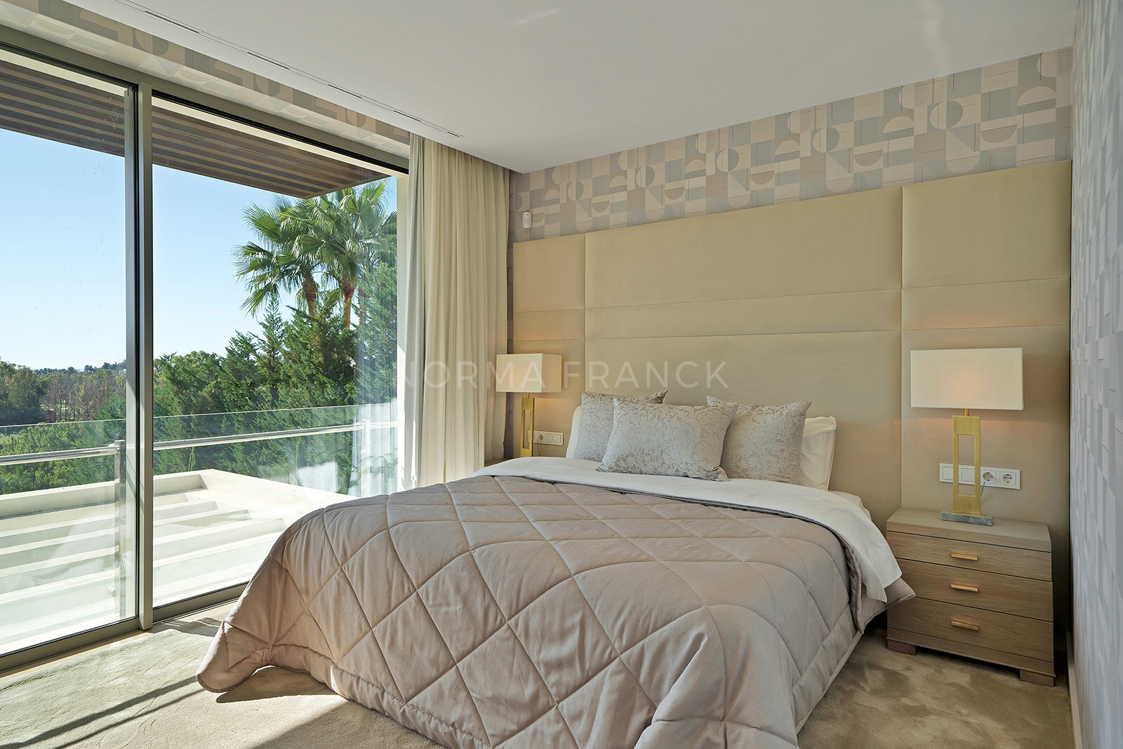 Contemporary villa in atalaya Golf