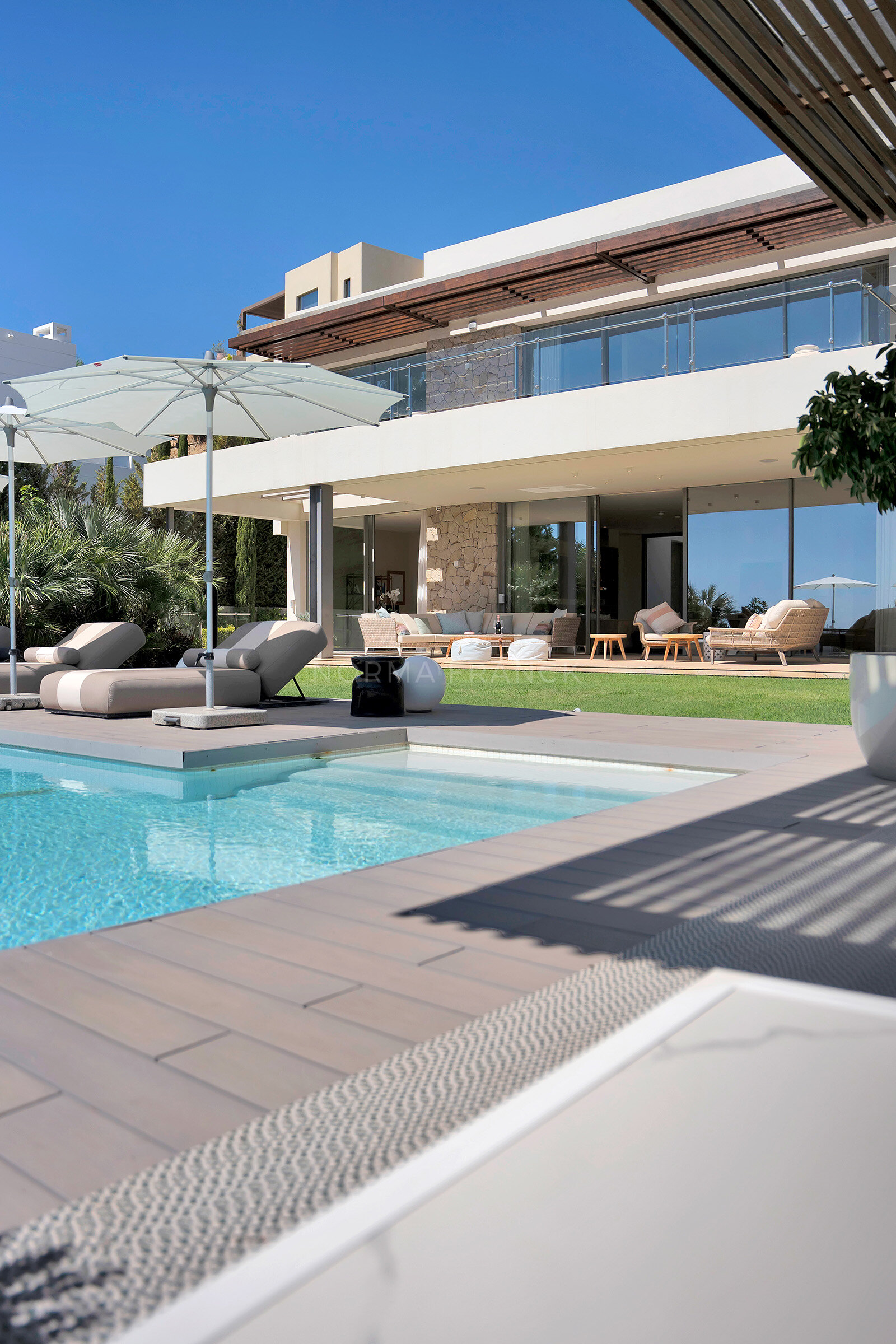 Contemporary villa in atalaya Golf