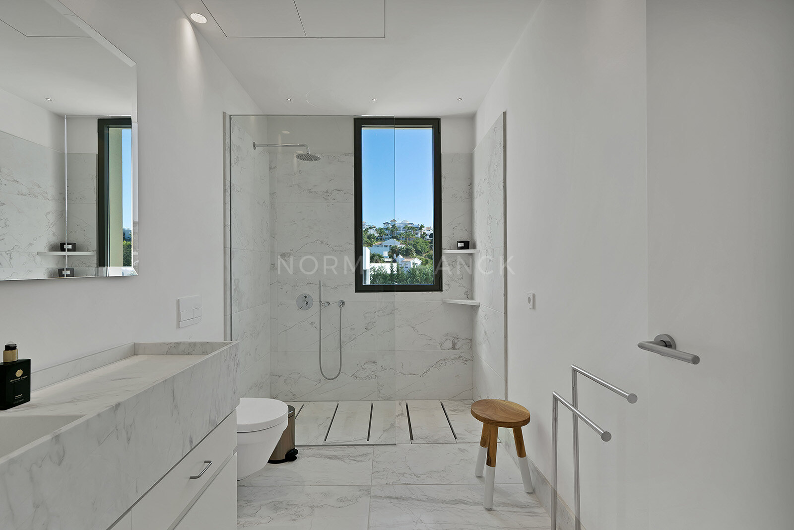 Contemporary villa in atalaya Golf