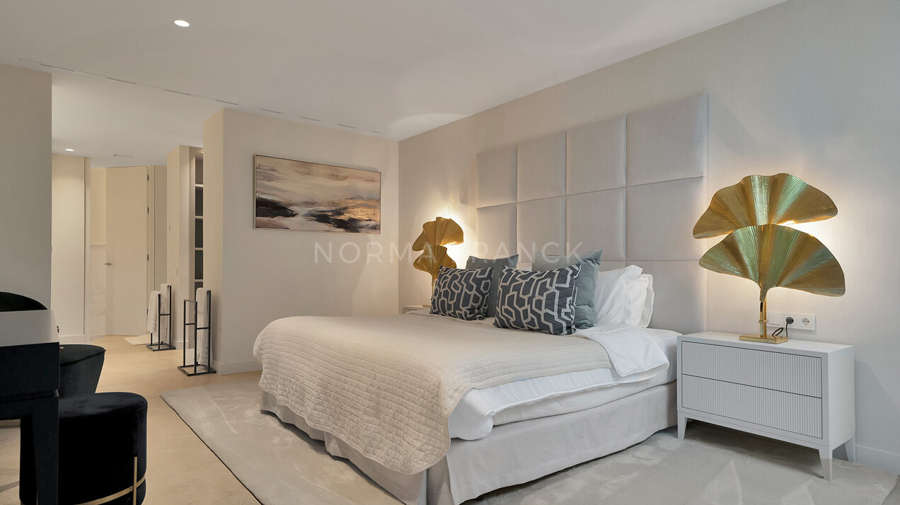 Contemporary villa in atalaya Golf
