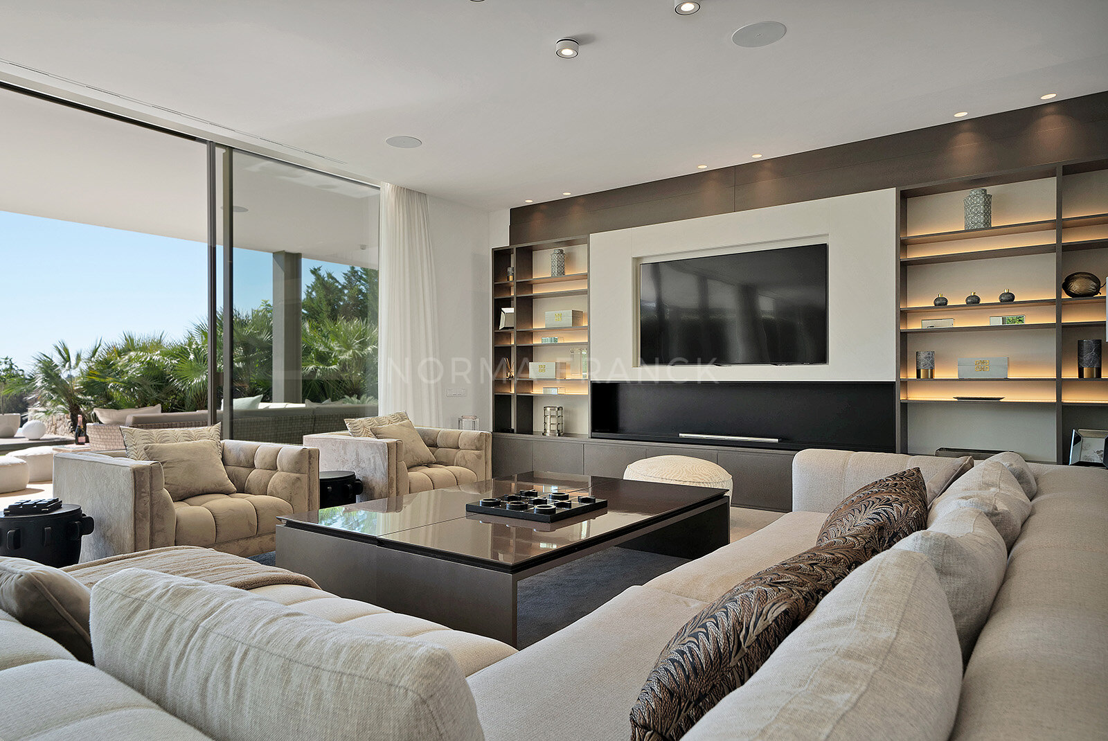 Contemporary villa in atalaya Golf