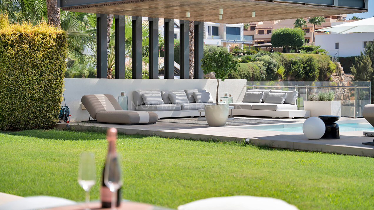 Contemporary villa in atalaya Golf