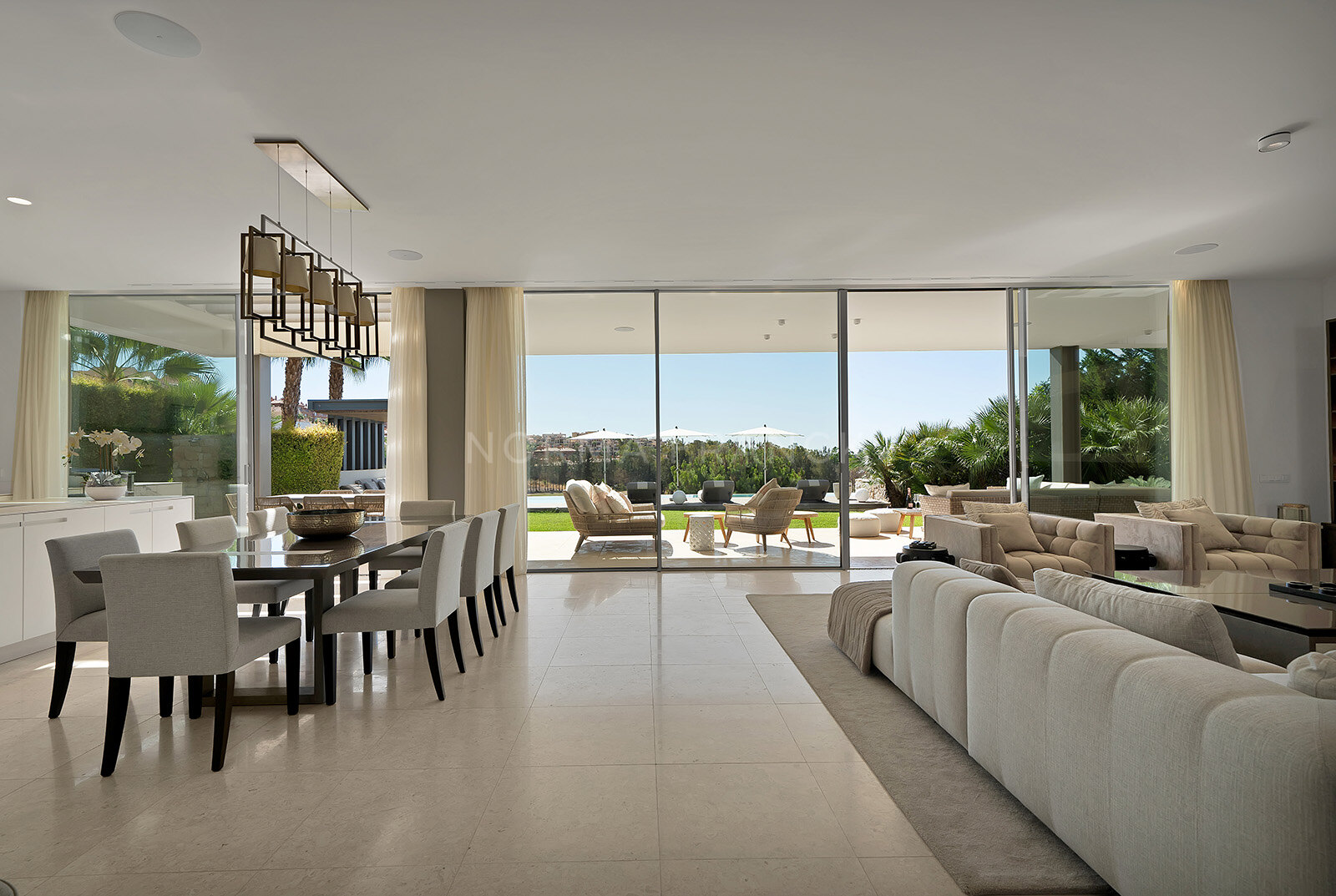 Contemporary villa in atalaya Golf