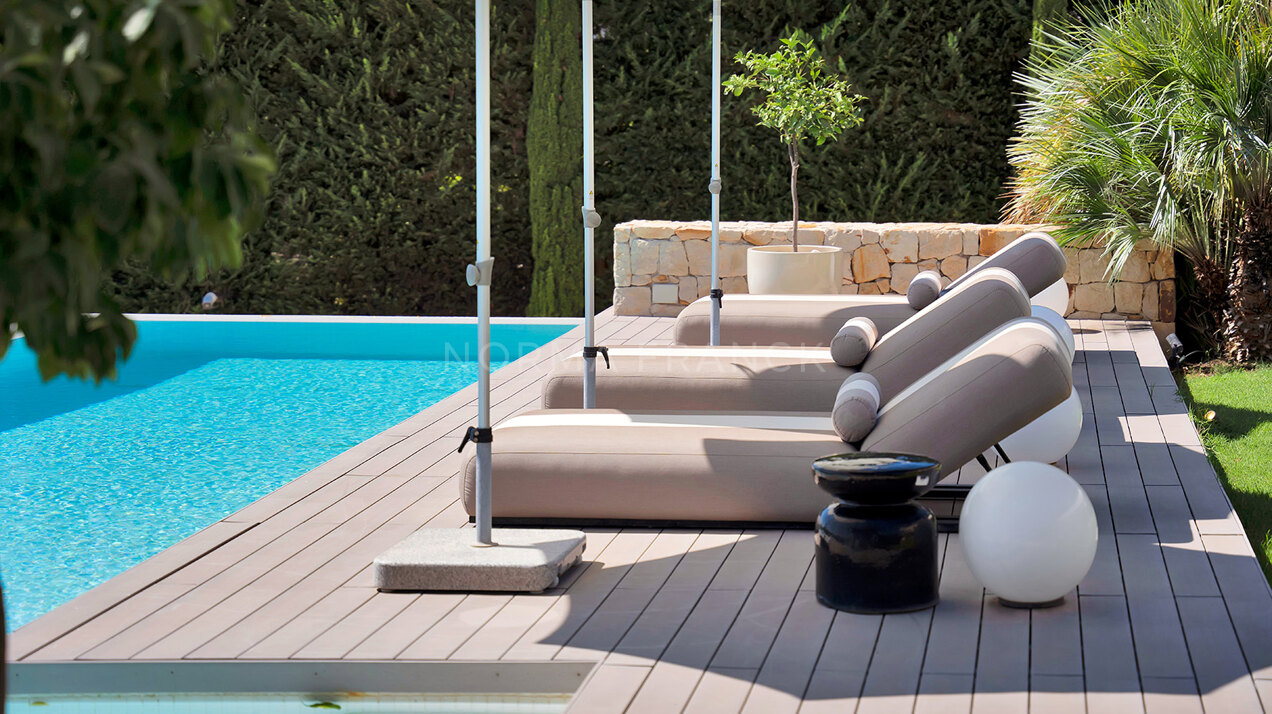 Contemporary villa in atalaya Golf