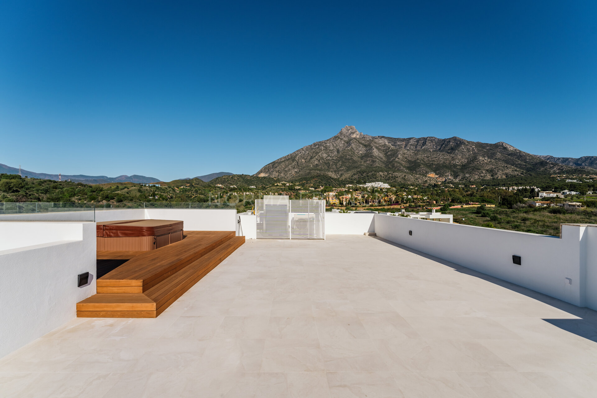 Villa Atria 4 - Contemporary villa in the Golden Mile