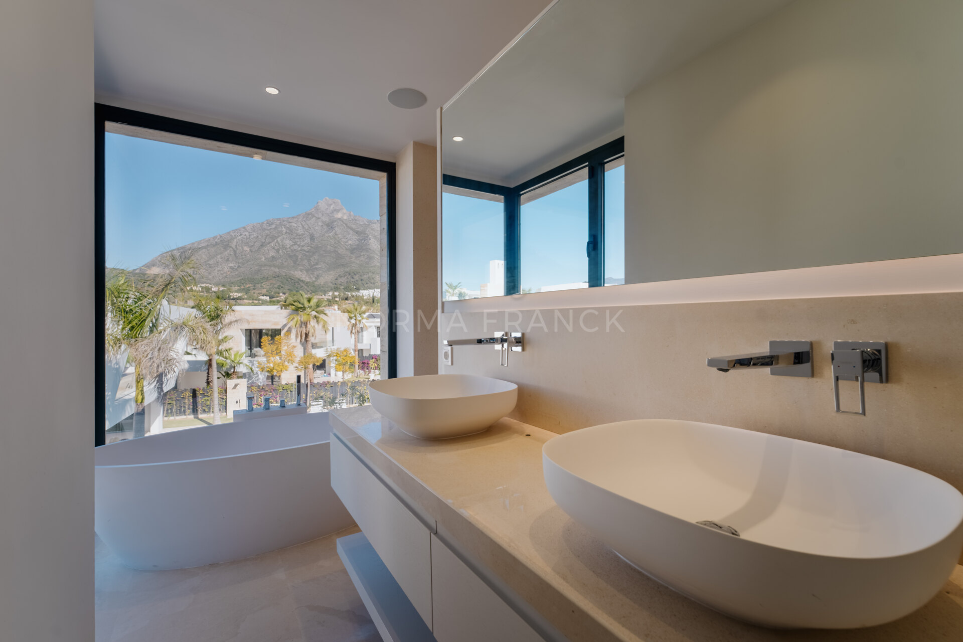 Villa Atria 4 - Contemporary villa in the Golden Mile