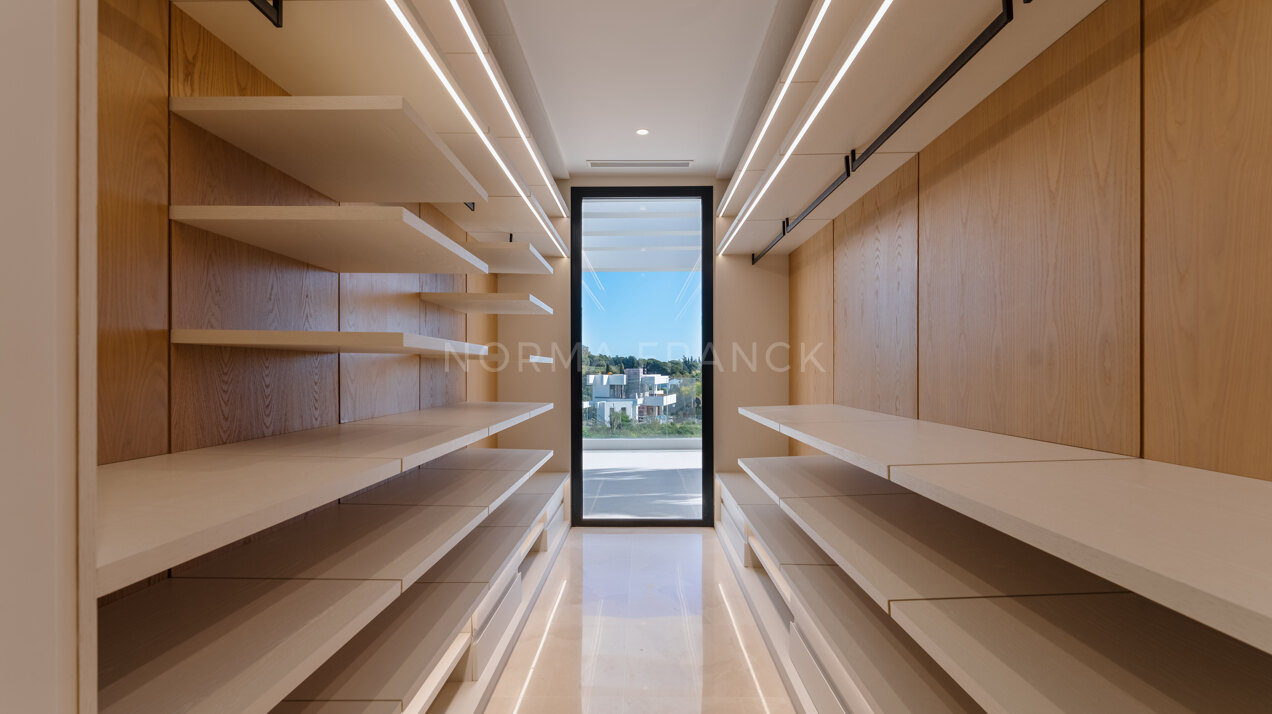 Villa Atria 4 - Contemporary villa in the Golden Mile