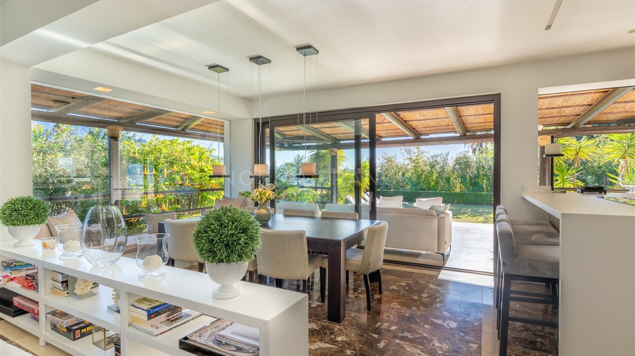 Villa Bali - Stunning villa with Spectacular Mountain Views in Nueva Andalucia, Marbella