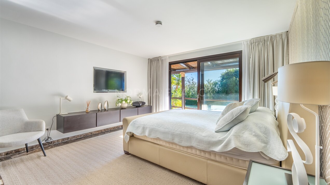 Villa Bali - Stunning villa with Spectacular Mountain Views in Nueva Andalucia, Marbella
