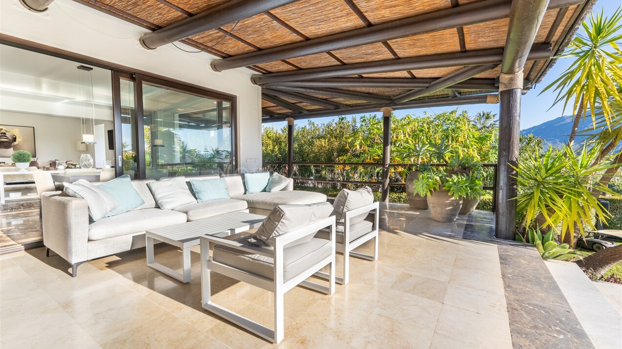 Villa Bali - Stunning villa with Spectacular Mountain Views in Nueva Andalucia, Marbella