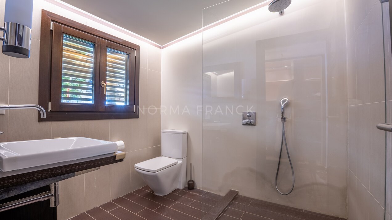 Villa Bali - Stunning villa with Spectacular Mountain Views in Nueva Andalucia, Marbella