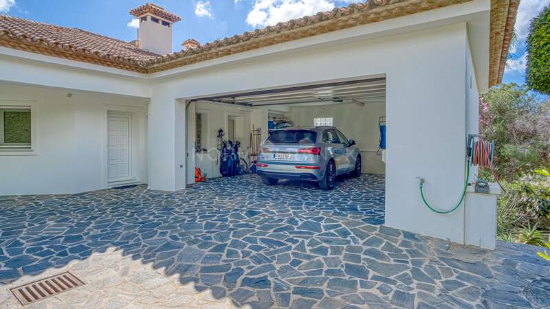 Casa Olivo - Beautiful villa located in East Marbella