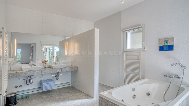 Casa Olivo - Beautiful villa located in East Marbella
