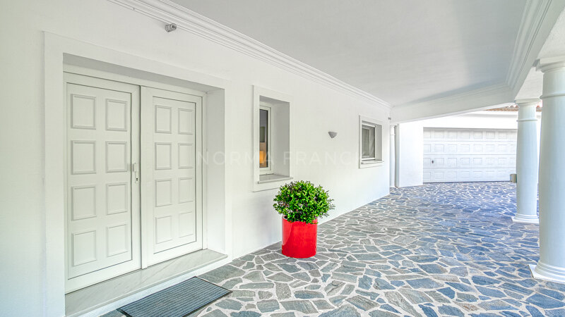 Casa Olivo - Beautiful villa located in East Marbella