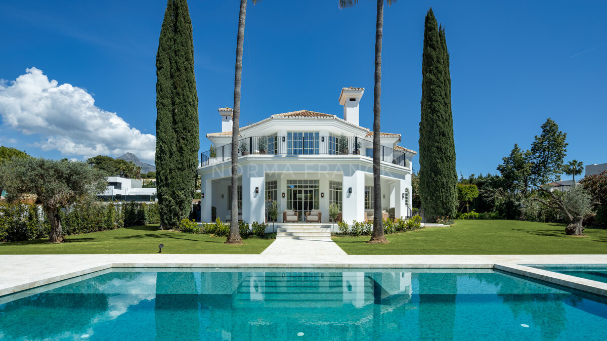 Villa Karina - Mediterranean style villa in the heart of Nueva Andalucía