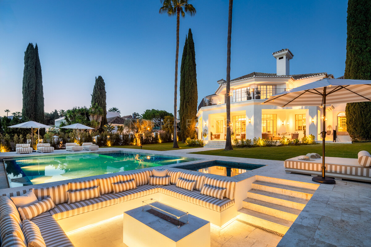 Villa Karina - Mediterranean style villa in the heart of Nueva Andalucía