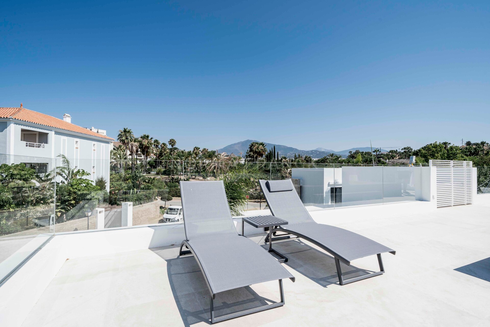 Los Olivos - Modern villa located in Estepona East