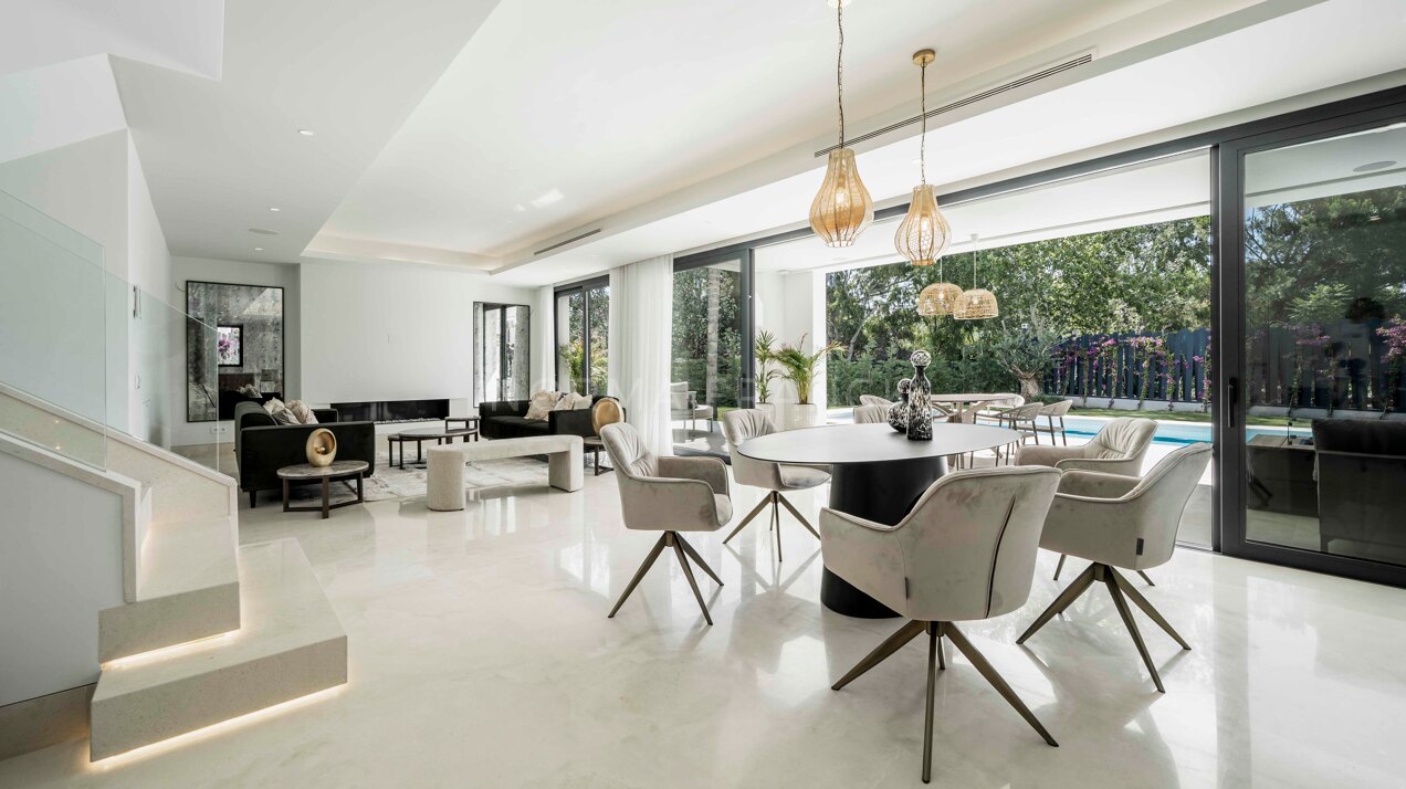 Los Olivos - Modern villa located in Estepona East