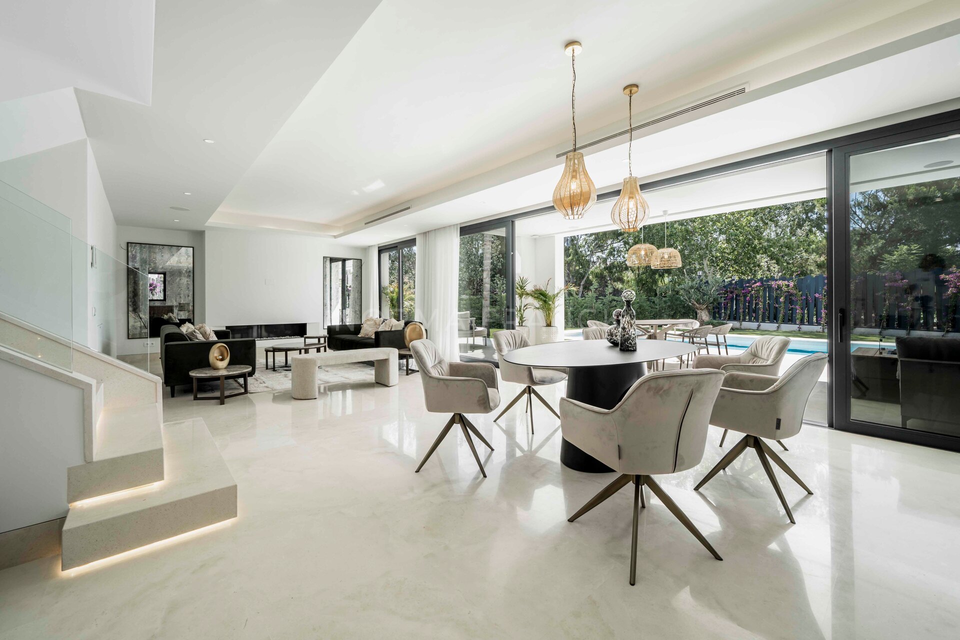 Los Olivos - Modern villa located in Estepona East