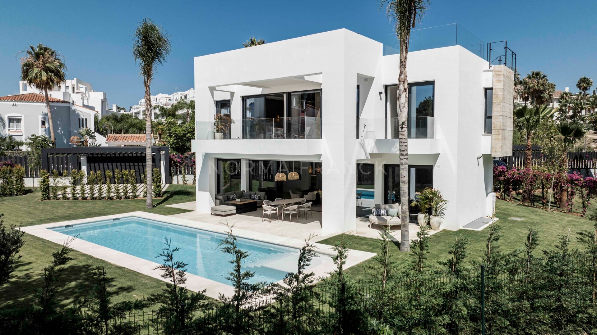 Los Olivos - Modern villa located in Estepona East
