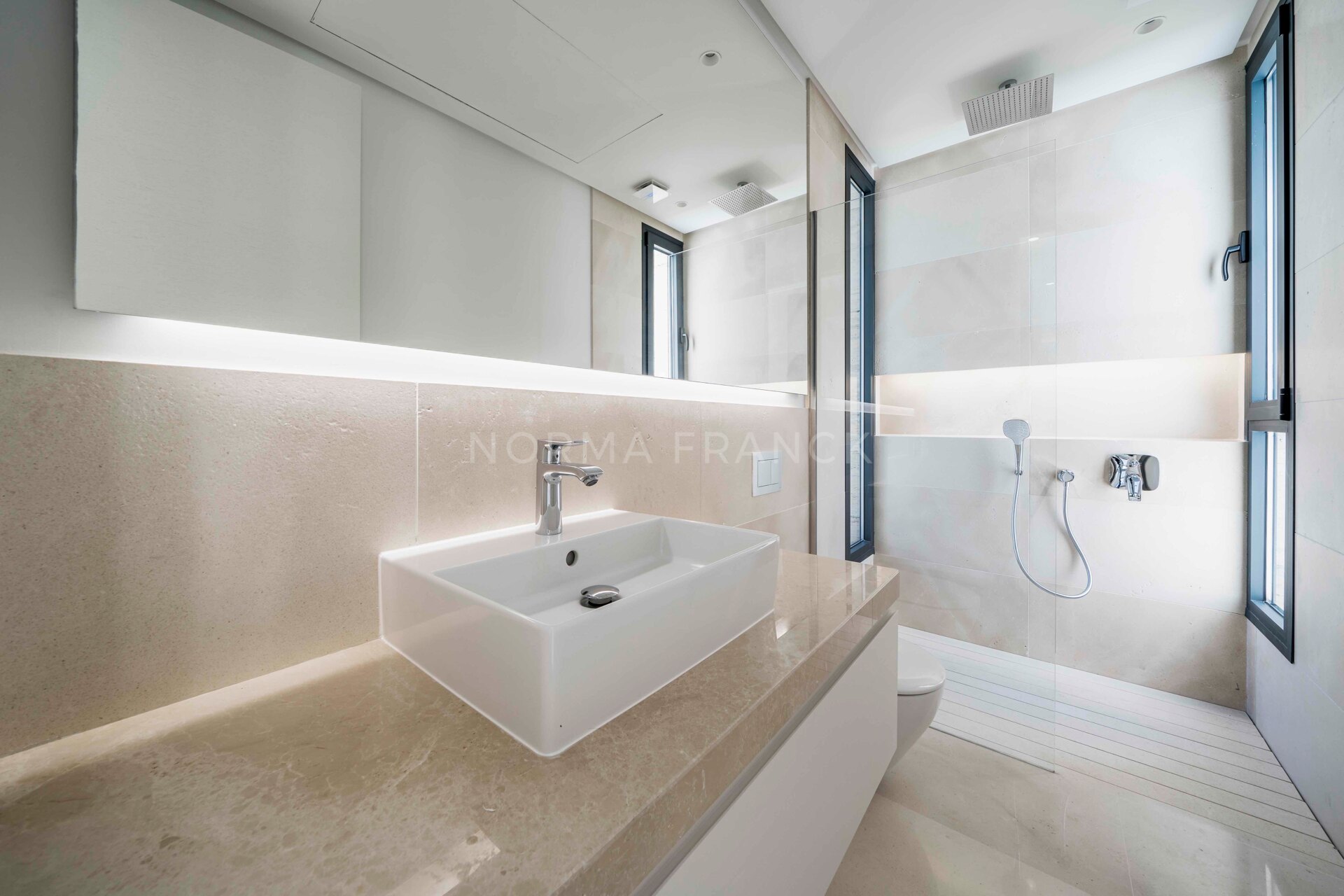 Los Olivos - Modern villa located in Estepona East