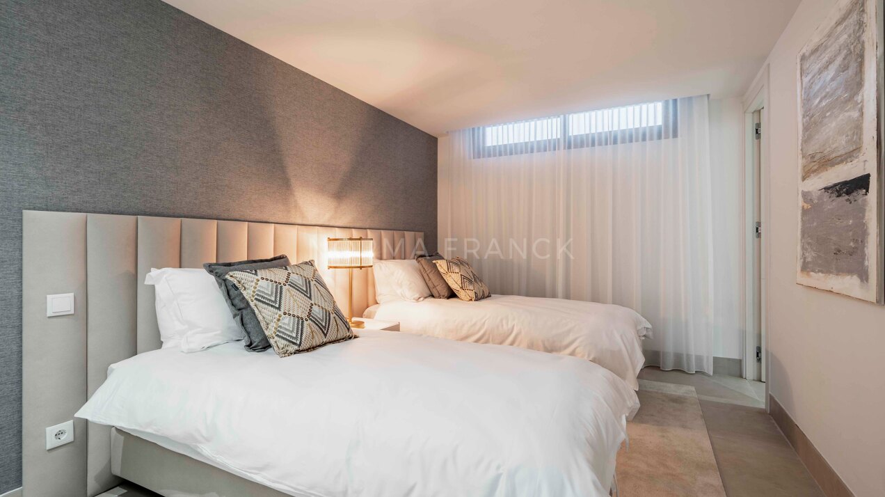Los Olivos - Modern villa located in Estepona East