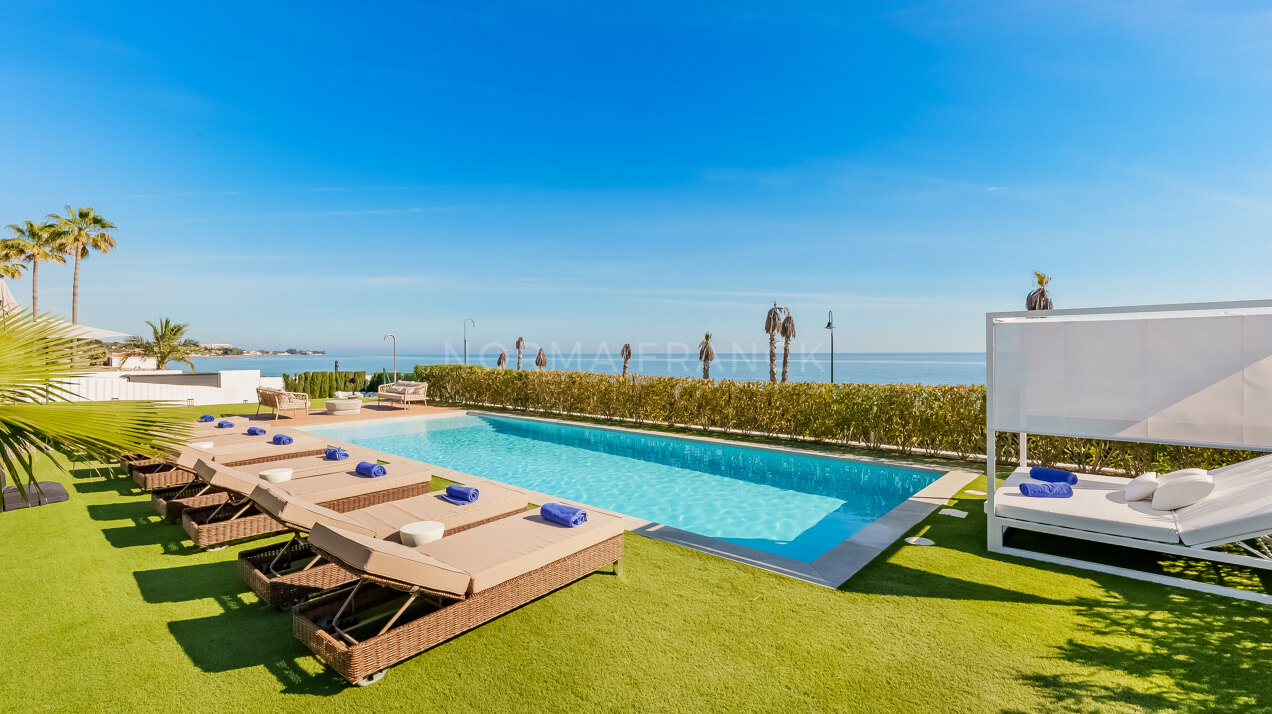 Villa Imare - Beachfront contemporary villa in Estepona