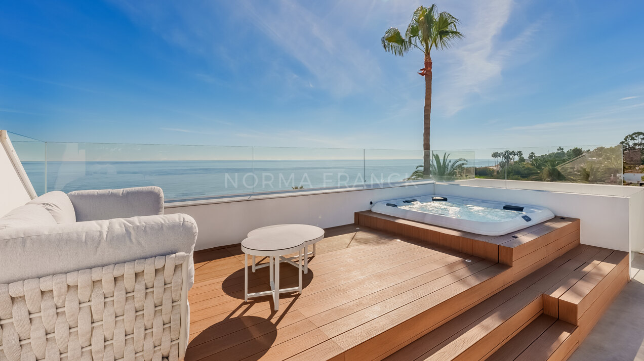 Villa Imare - Beachfront contemporary villa in Estepona