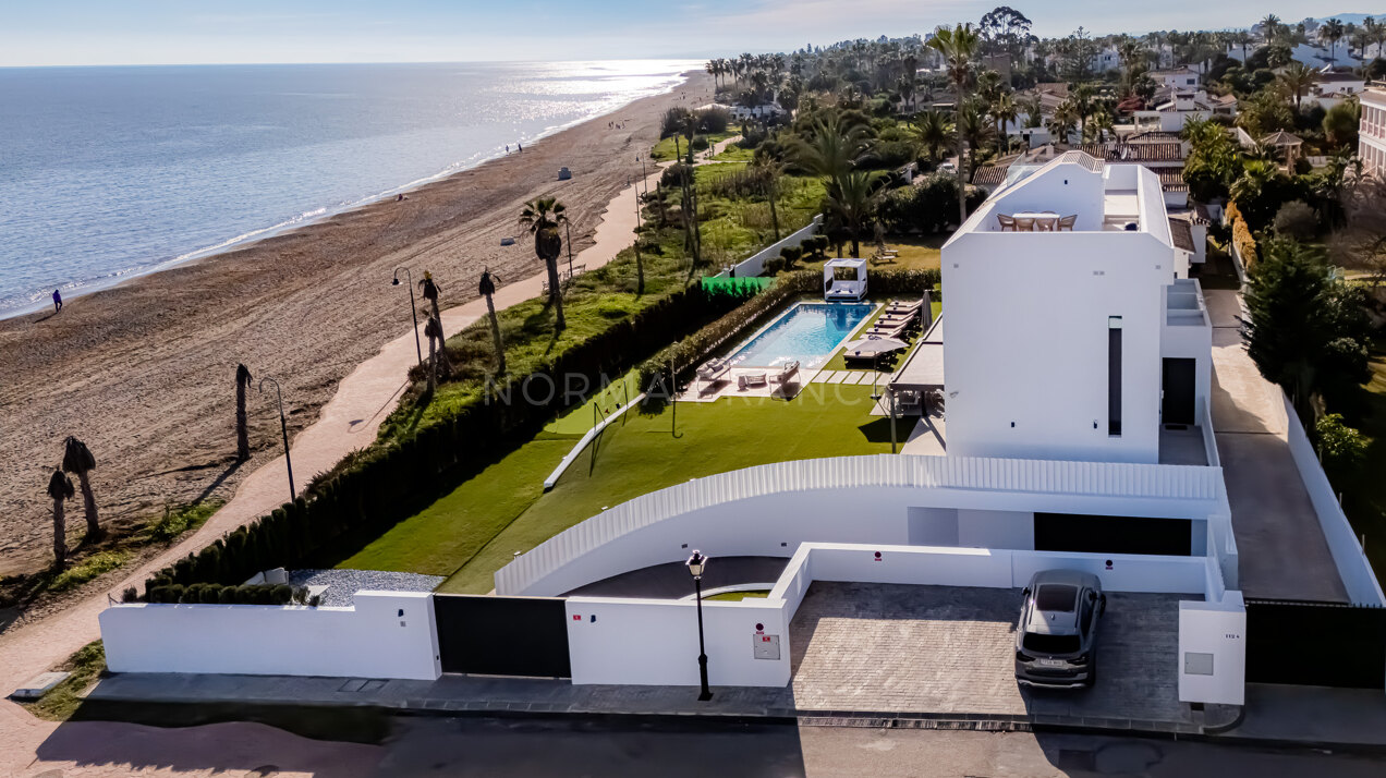 Villa Imare - Beachfront contemporary villa in Estepona