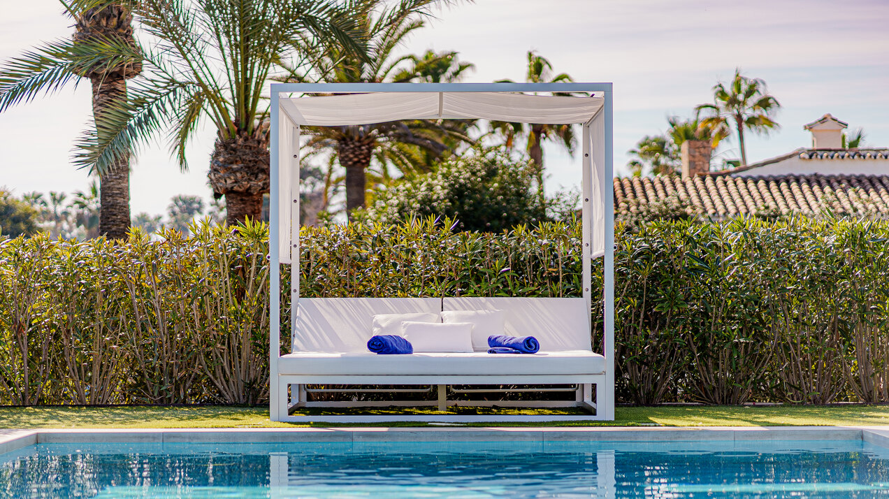 Villa Imare - Beachfront contemporary villa in Estepona