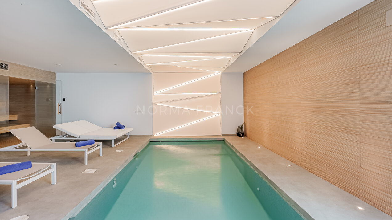 Villa Imare - Beachfront contemporary villa in Estepona