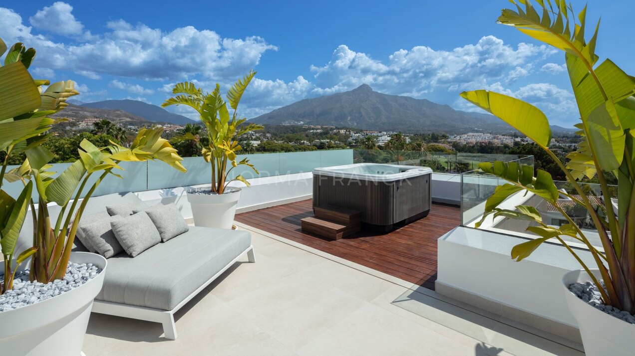 Villa Camellia - contemporary villa nestled in the prestigious Golf Valley of Nueva Andalucía