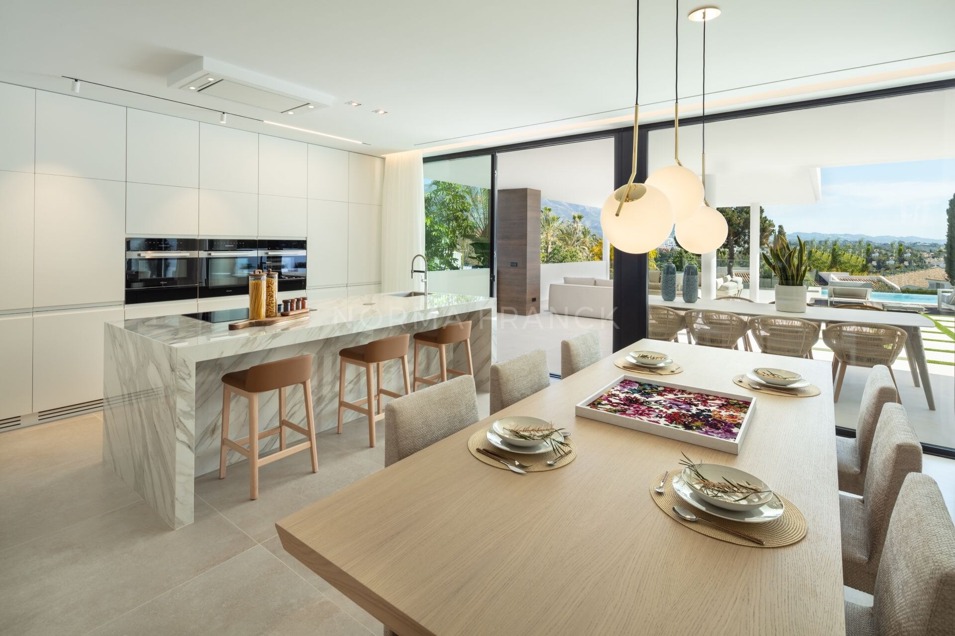 Villa Camellia - contemporary villa nestled in the prestigious Golf Valley of Nueva Andalucía