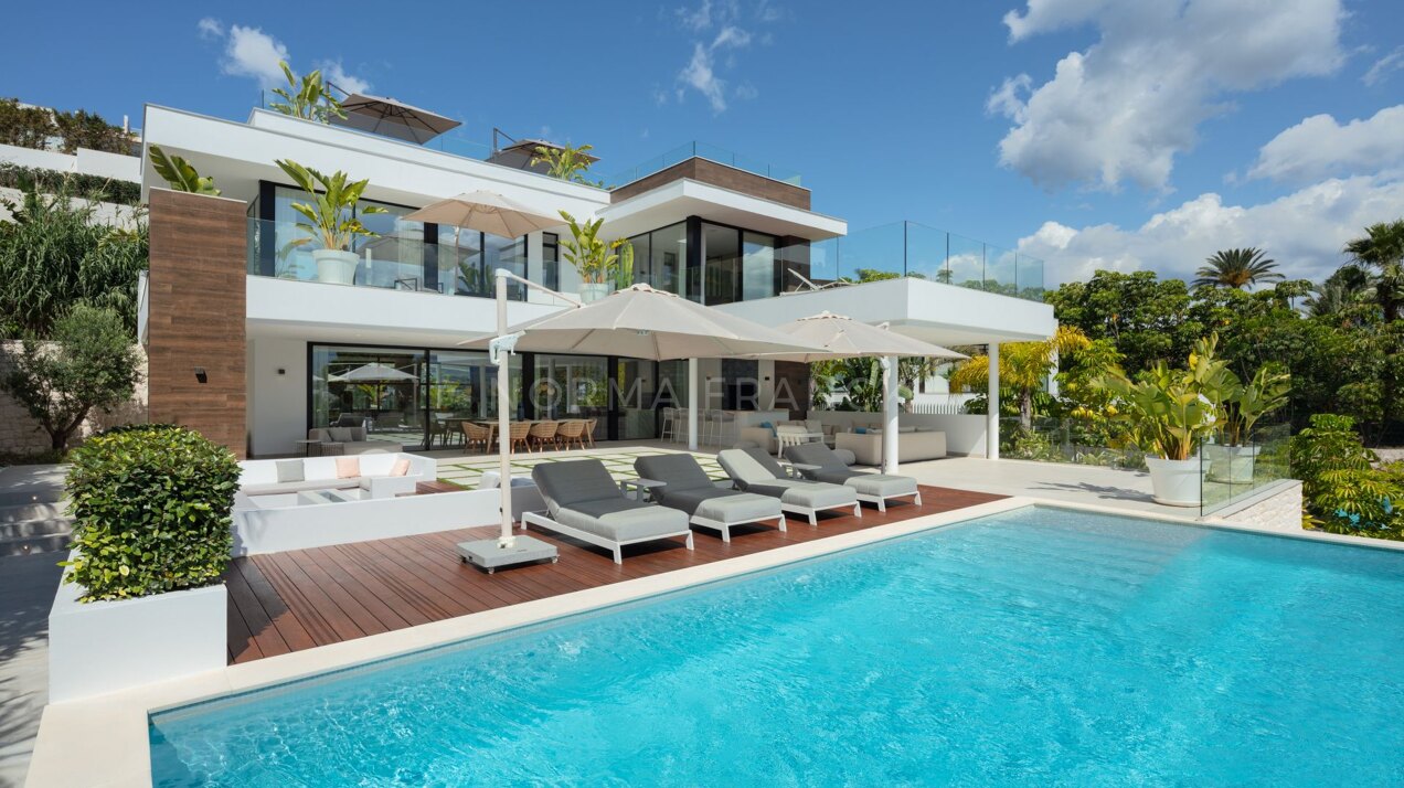 Villa Camellia - contemporary villa nestled in the prestigious Golf Valley of Nueva Andalucía