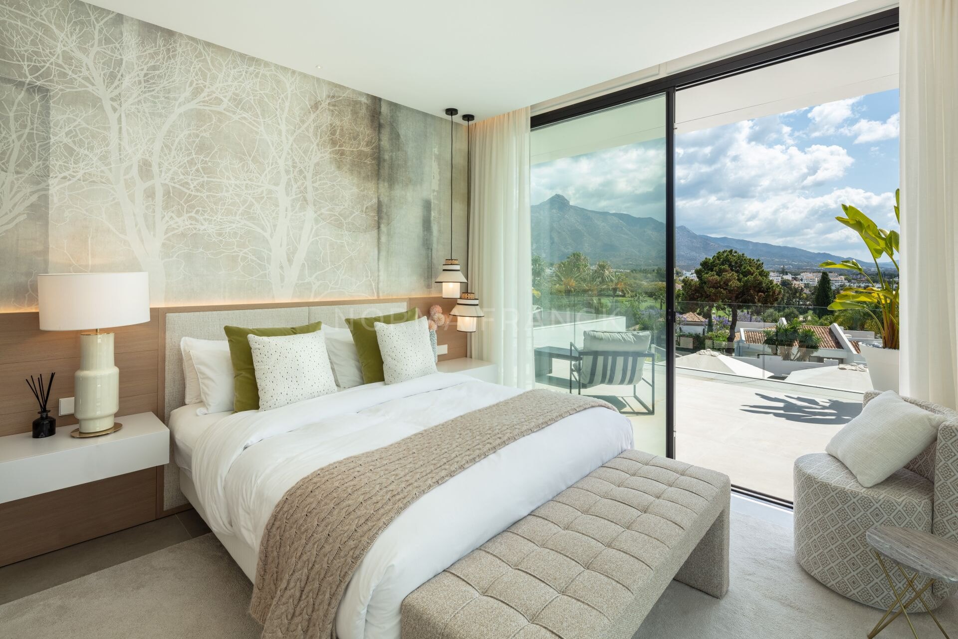 Villa Camellia - contemporary villa nestled in the prestigious Golf Valley of Nueva Andalucía