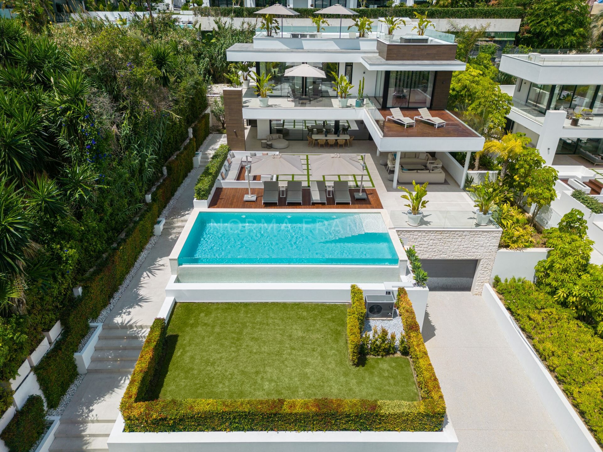 Villa Camellia - contemporary villa nestled in the prestigious Golf Valley of Nueva Andalucía