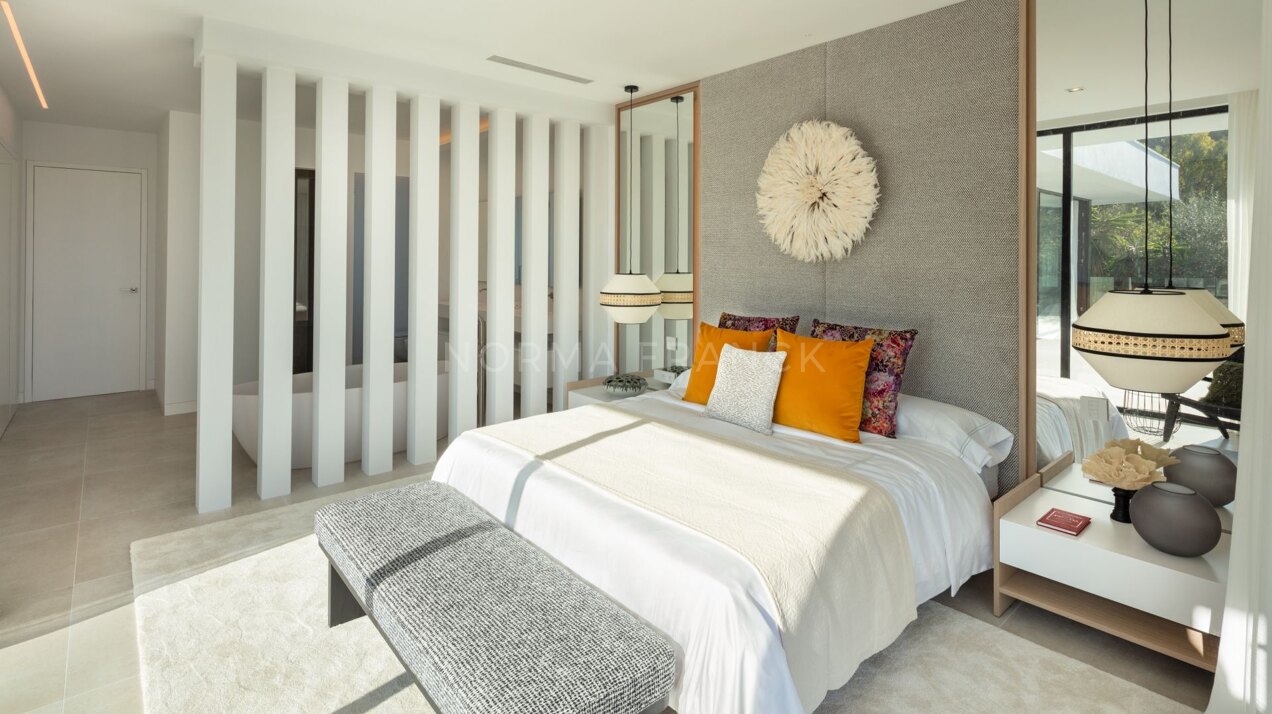Villa Camellia - contemporary villa nestled in the prestigious Golf Valley of Nueva Andalucía