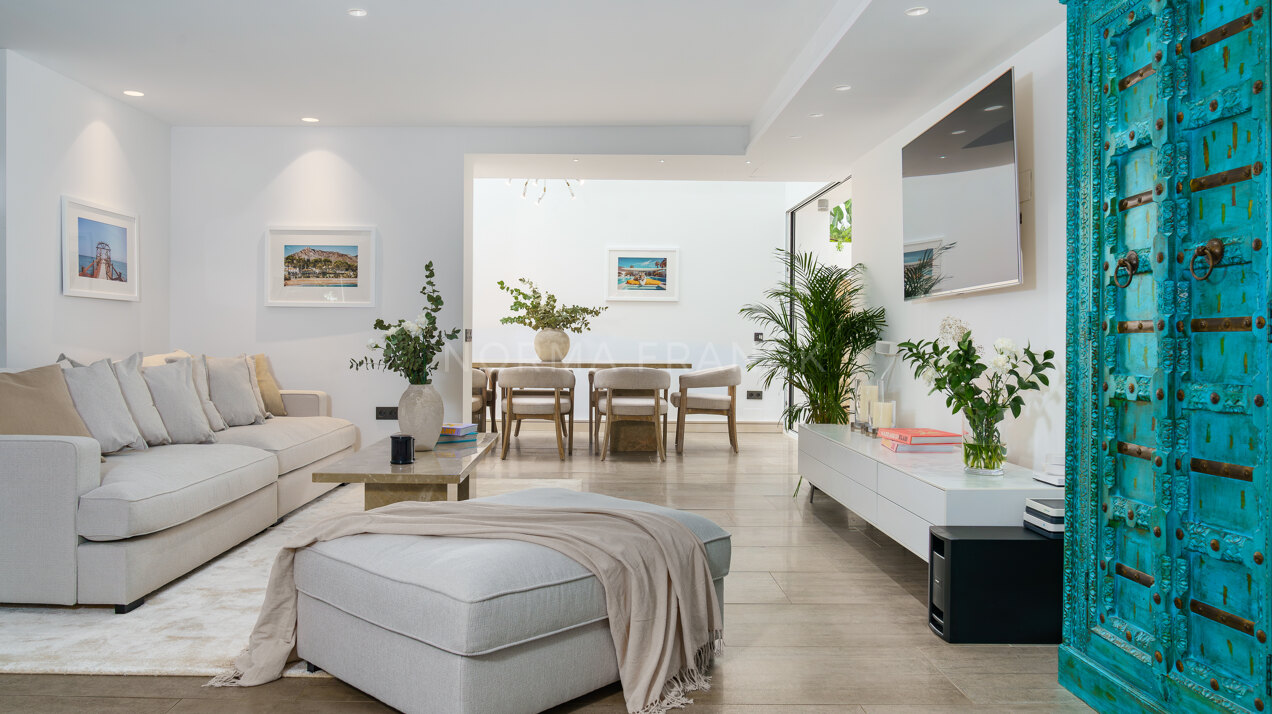 Casa Gina - Exquisite Contemporary villa in Nueva Andalucia