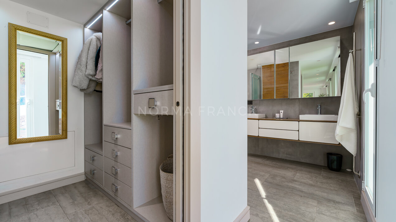 Casa Gina - Exquisite Contemporary villa in Nueva Andalucia