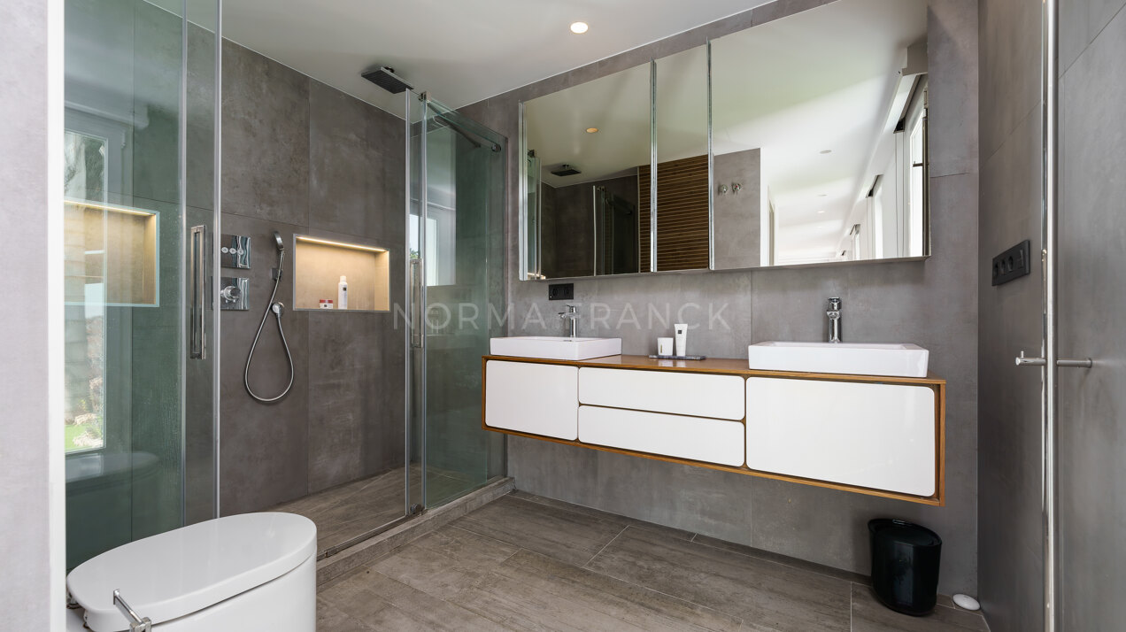Casa Gina - Exquisite Contemporary villa in Nueva Andalucia