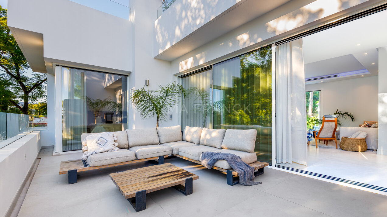 Casa Gina - Exquisite Contemporary villa in Nueva Andalucia
