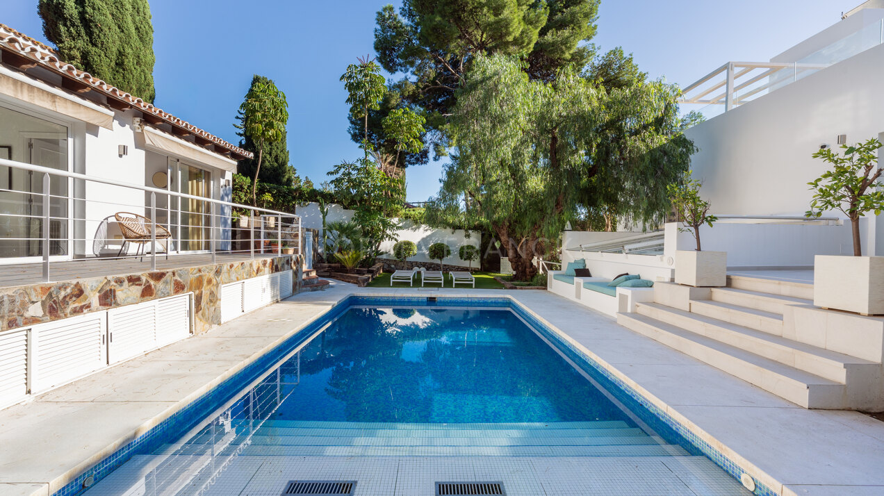 Casa Gina - Exquisite Contemporary villa in Nueva Andalucia