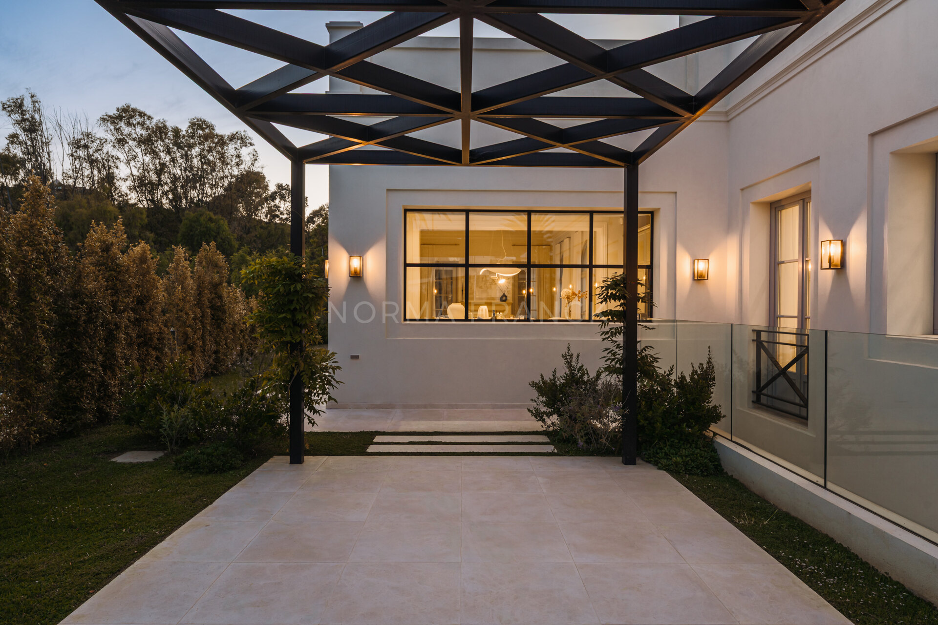 Villa Valora - A Masterpiece of Modern Elegance and Classical Charm in La Cerquilla