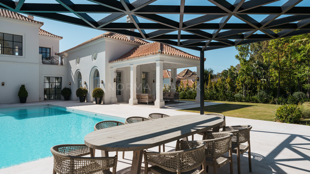 Villa Valora - A Masterpiece of Modern Elegance and Classical Charm in La Cerquilla