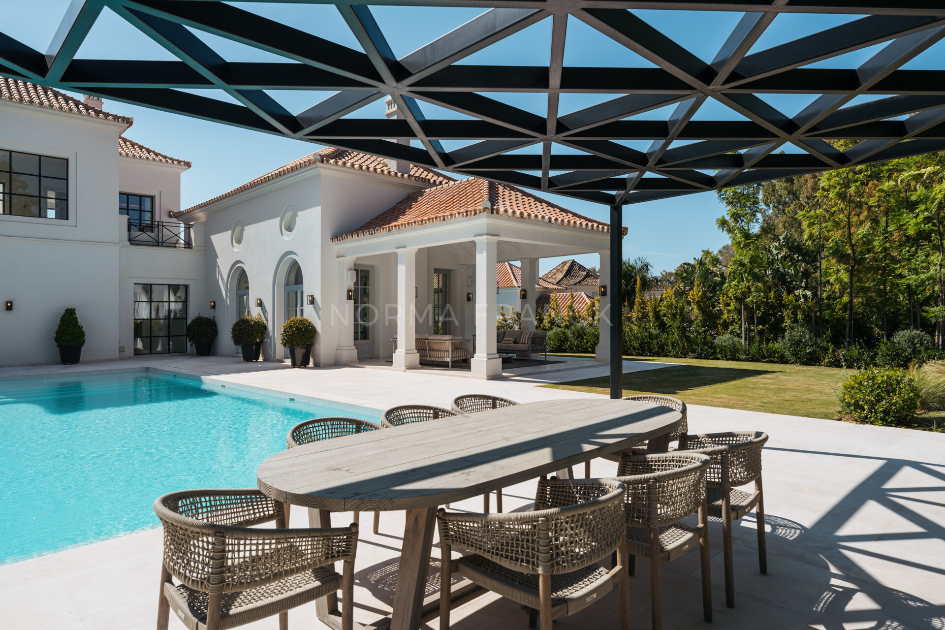 Villa Valora - A Masterpiece of Modern Elegance and Classical Charm in La Cerquilla